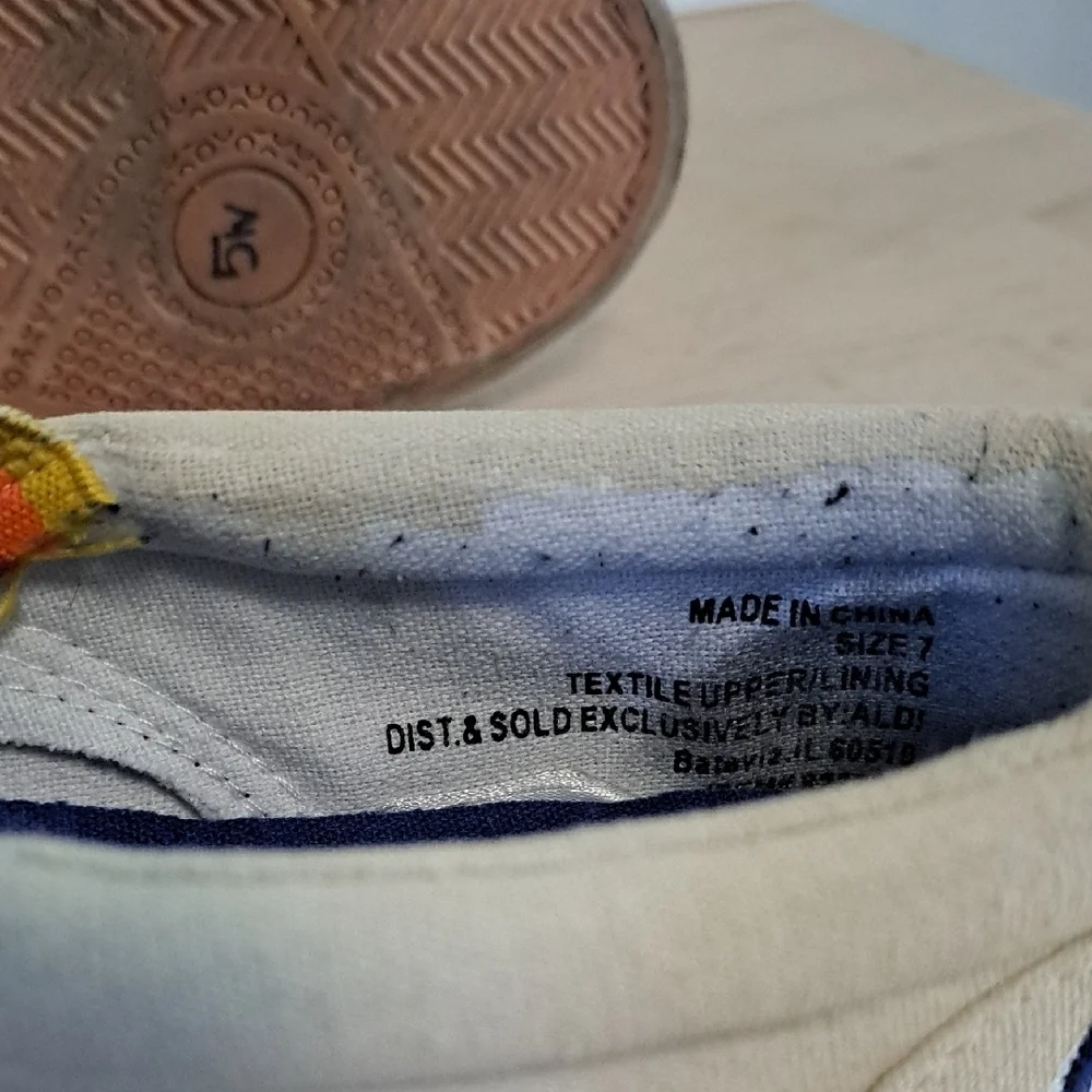 ALDI Gear Canvas Slip-On Sneakers – Size 7